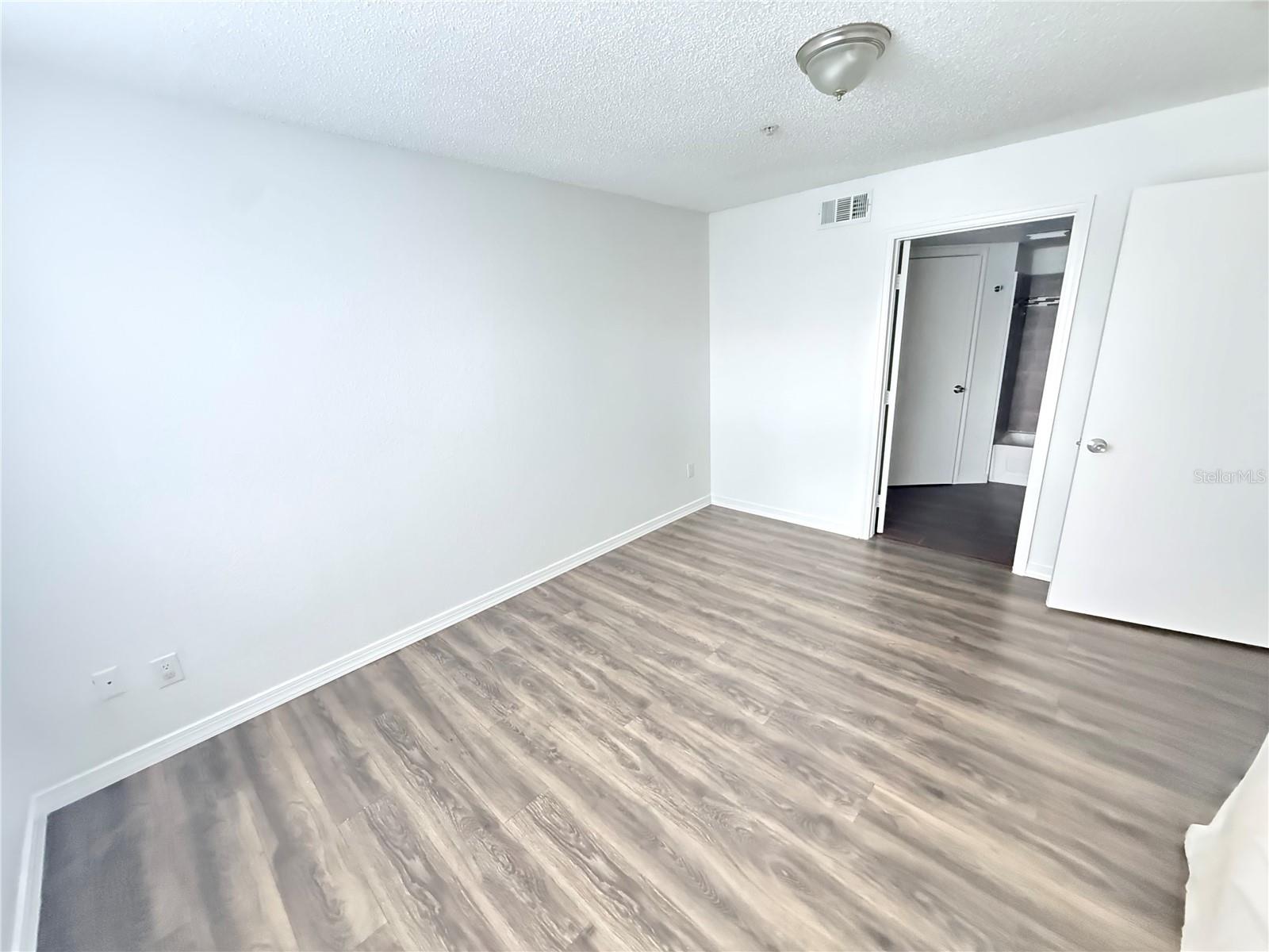 Image 20 of 28 For 4105 Tropical Isle Boulevard 217