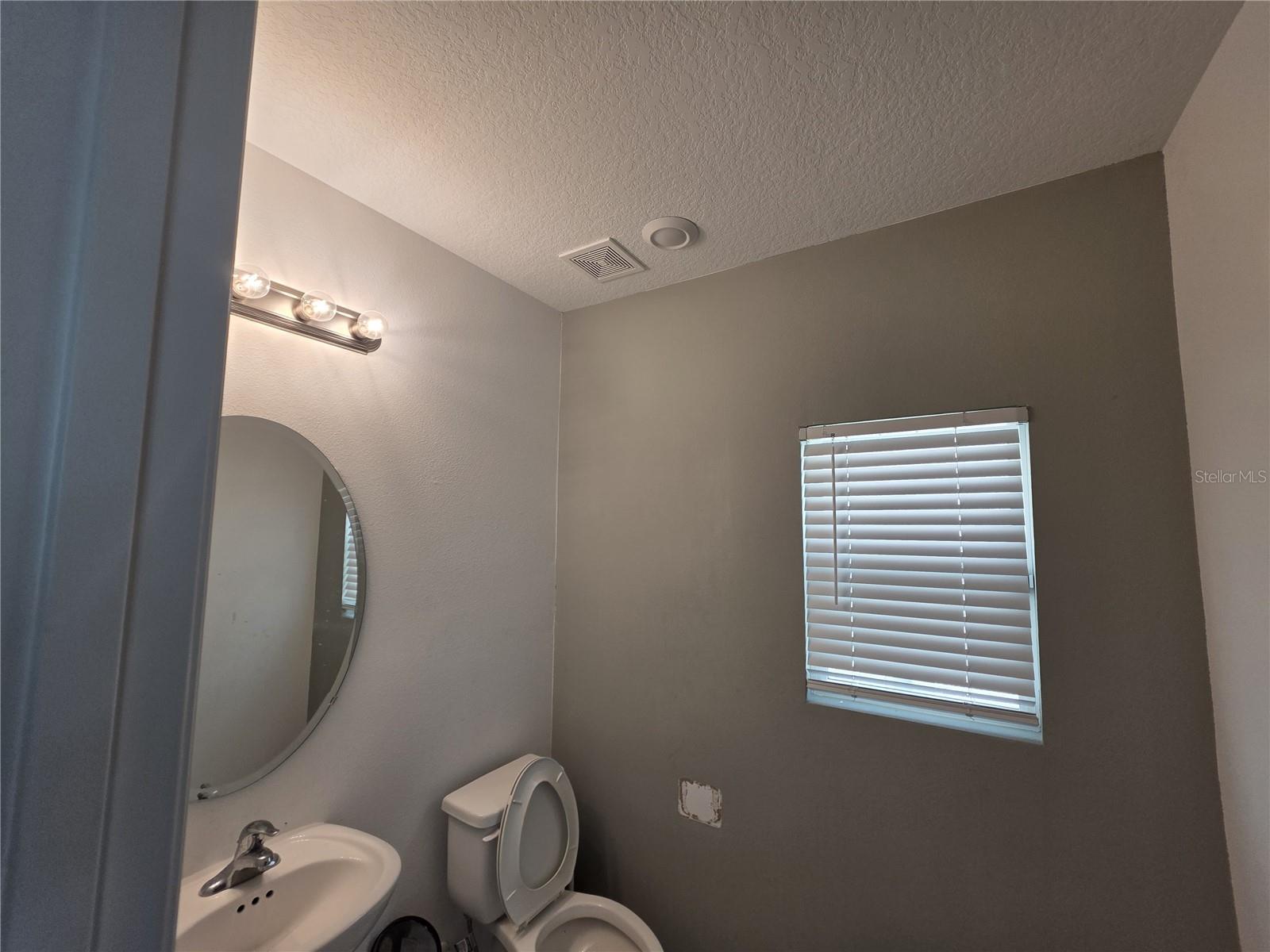 Image 4 of 16 For 5721 Sagunto Drive