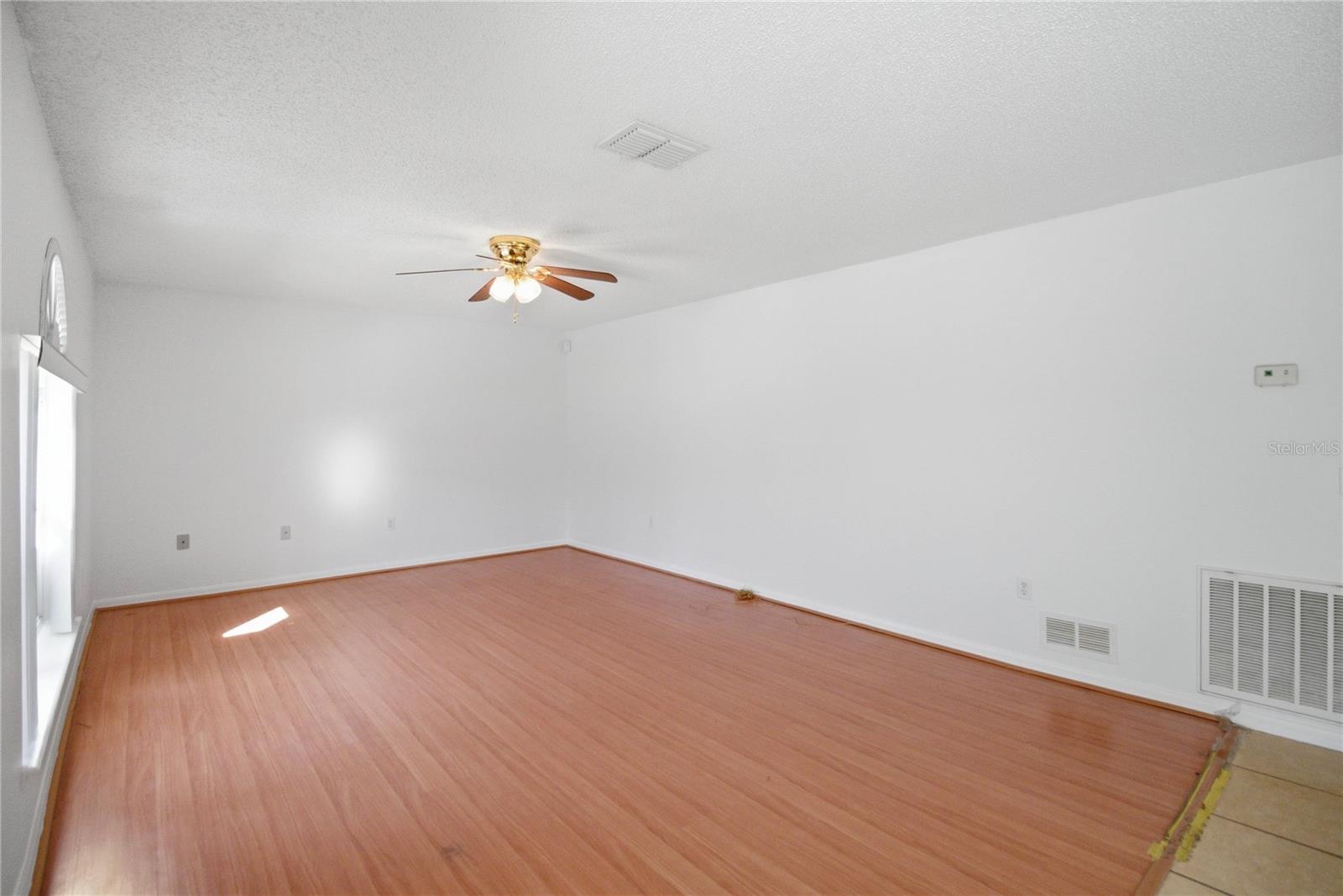 Image 10 of 38 For 206 Taranto Way