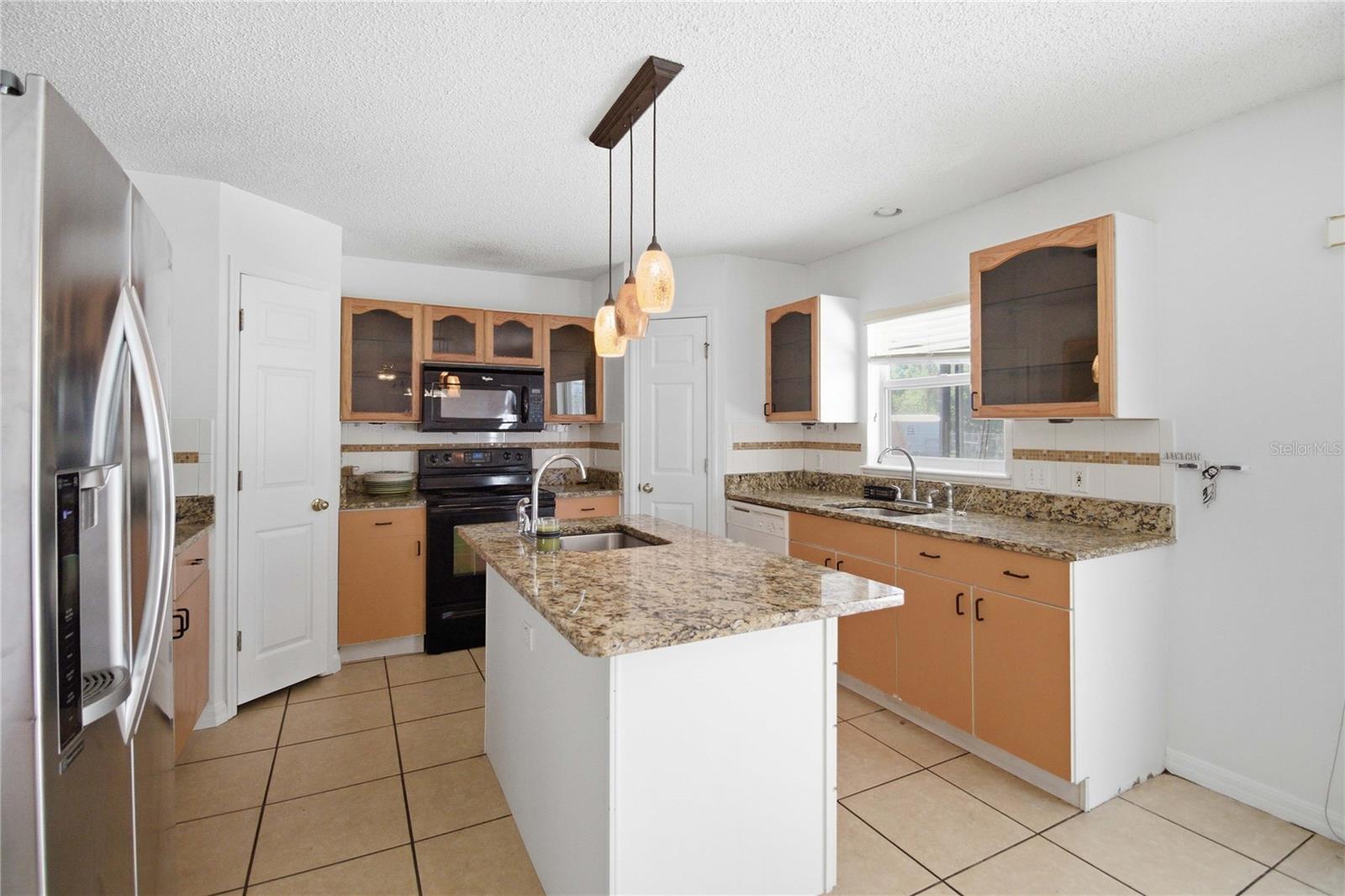 Image 12 of 38 For 206 Taranto Way