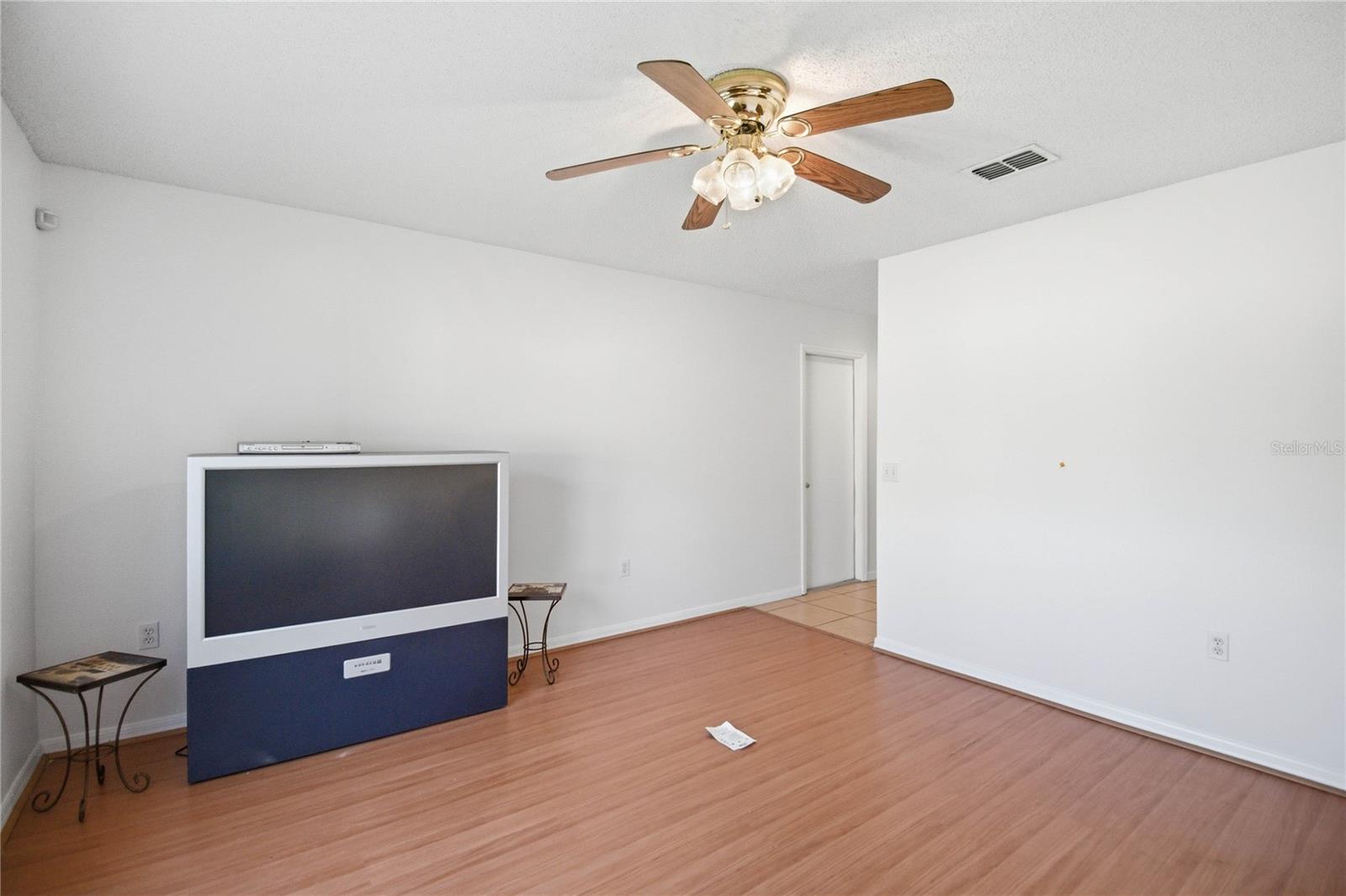 Image 16 of 38 For 206 Taranto Way