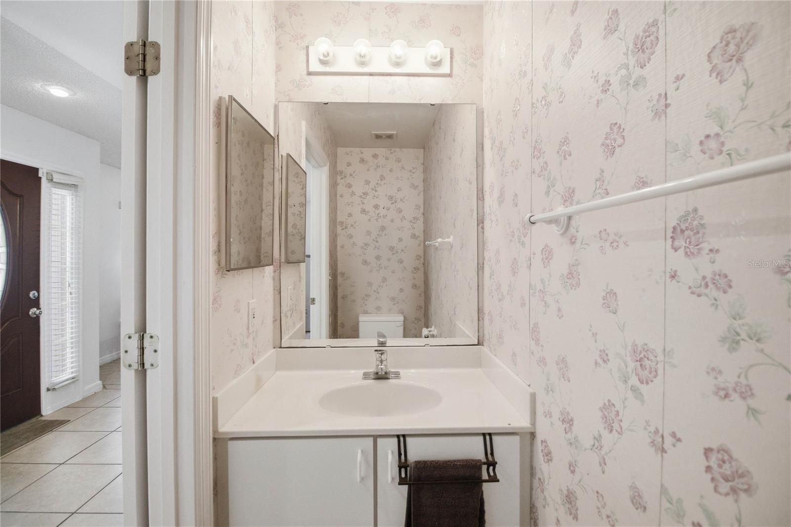 Image 17 of 38 For 206 Taranto Way