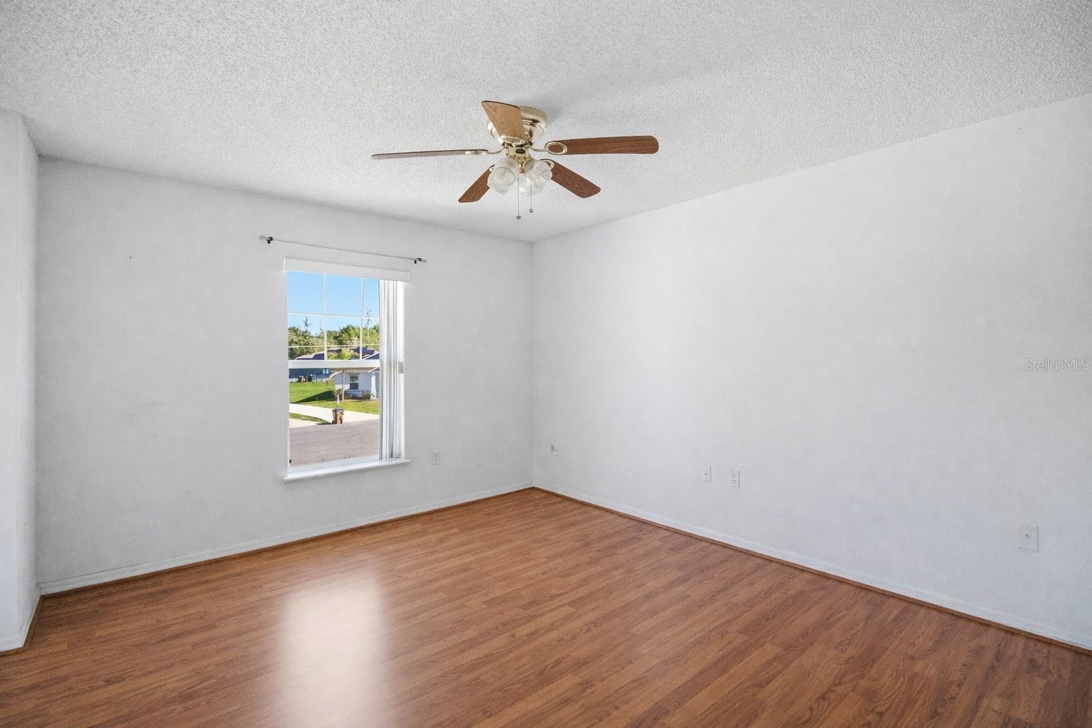 Image 19 of 38 For 206 Taranto Way