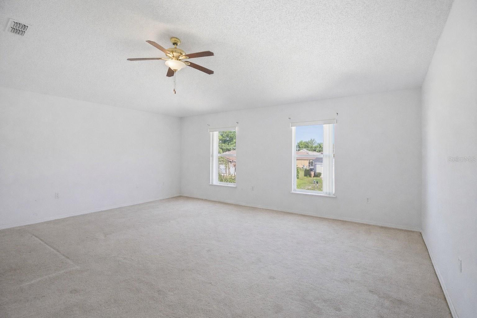 Image 21 of 38 For 206 Taranto Way