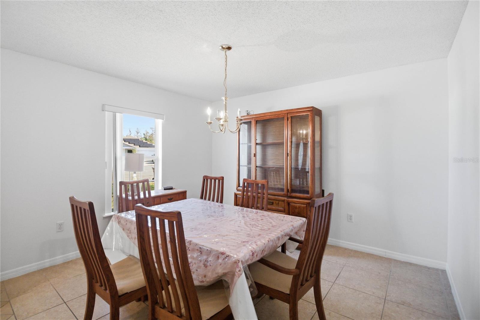 Image 7 of 38 For 206 Taranto Way