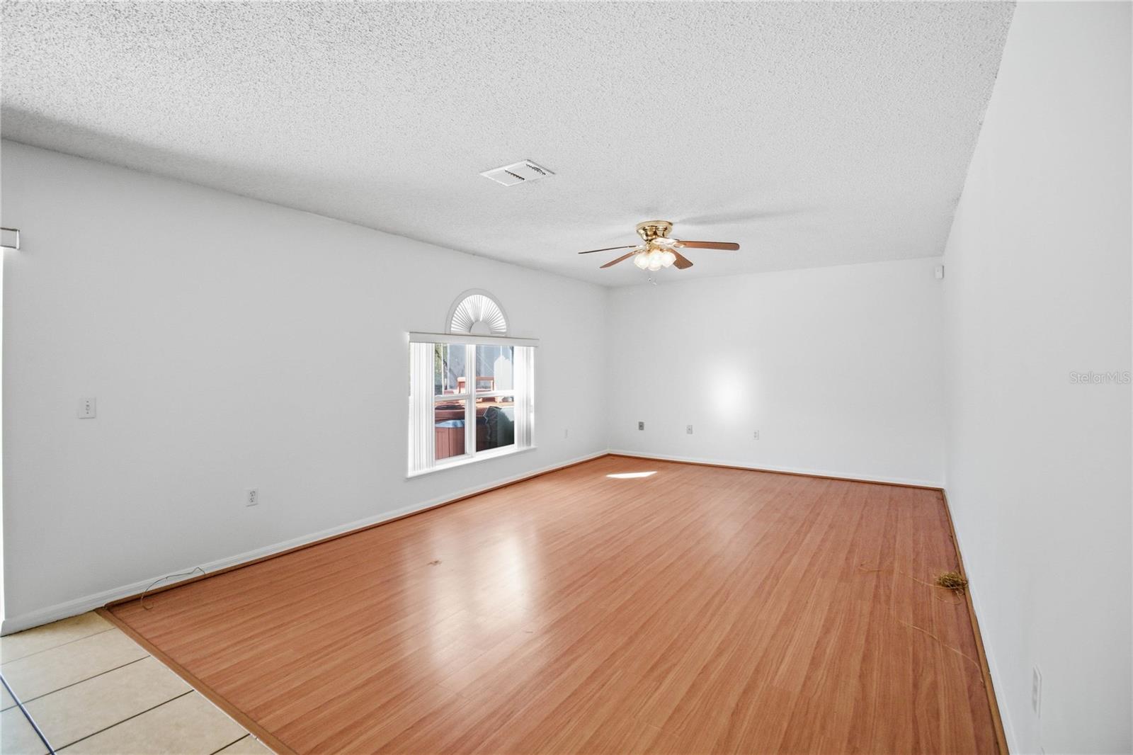 Image 9 of 38 For 206 Taranto Way