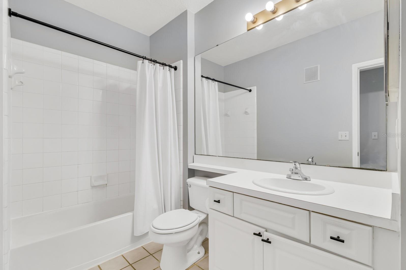 Image 11 of 59 For 14304 Fredricksburg Drive 402