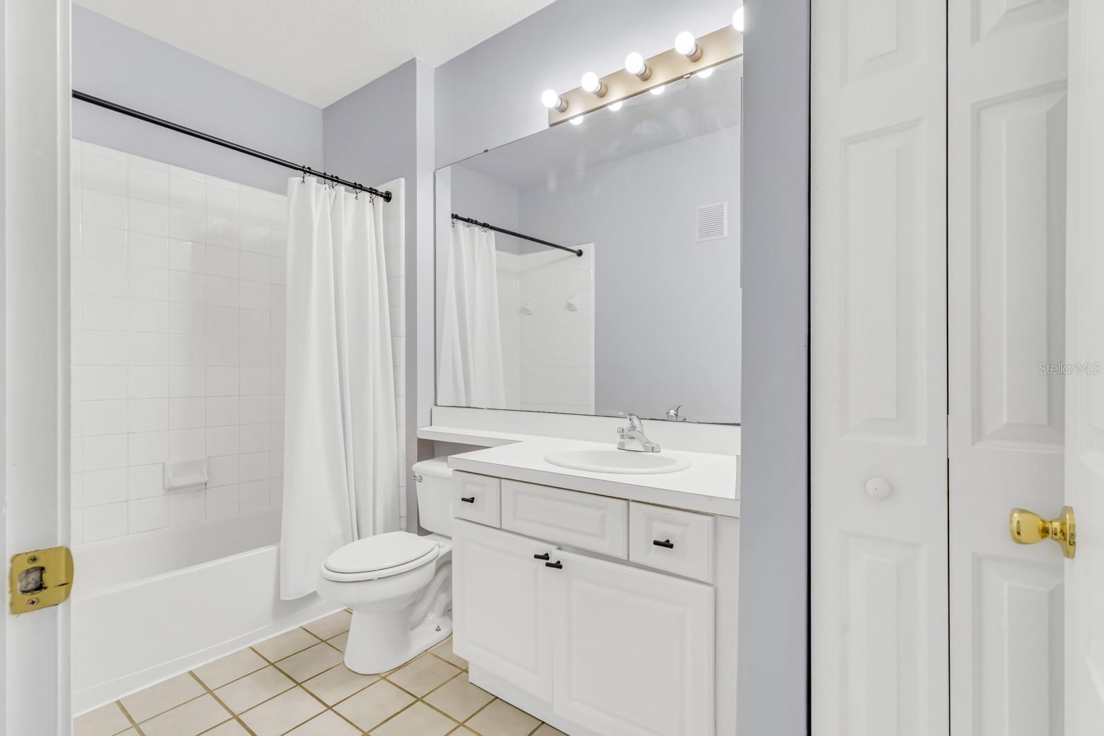 Image 12 of 59 For 14304 Fredricksburg Drive 402