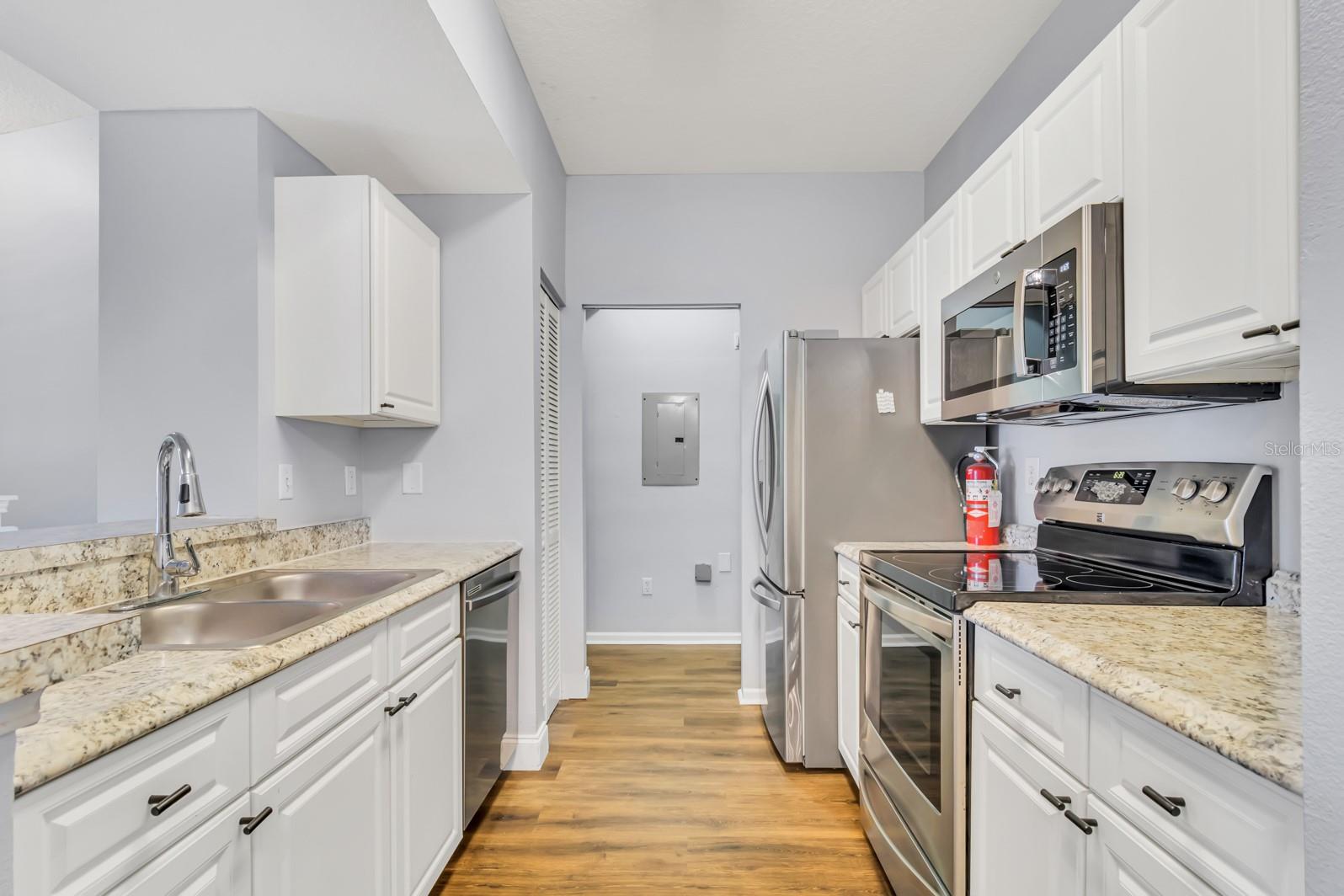 Image 16 of 59 For 14304 Fredricksburg Drive 402