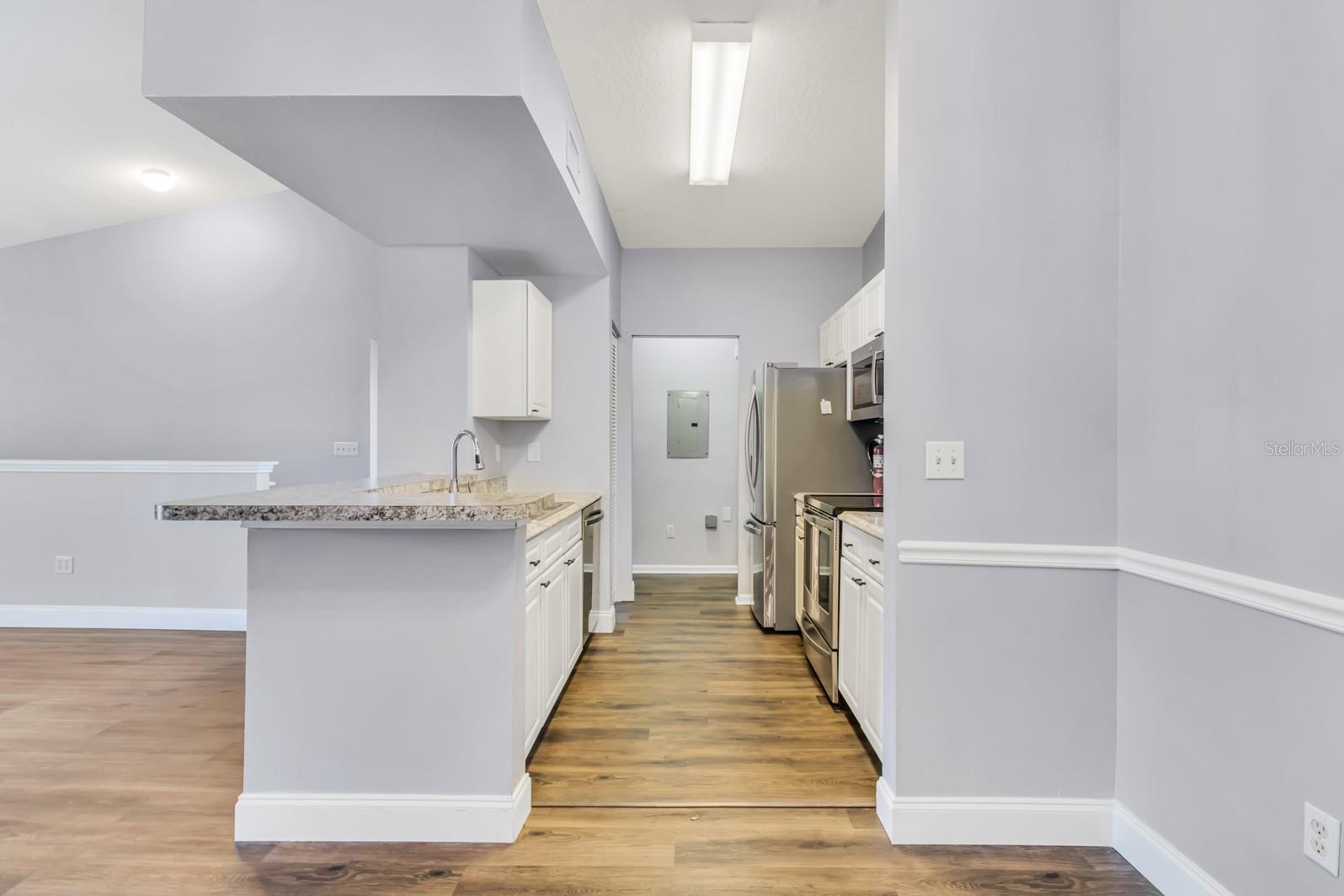 Image 18 of 59 For 14304 Fredricksburg Drive 402