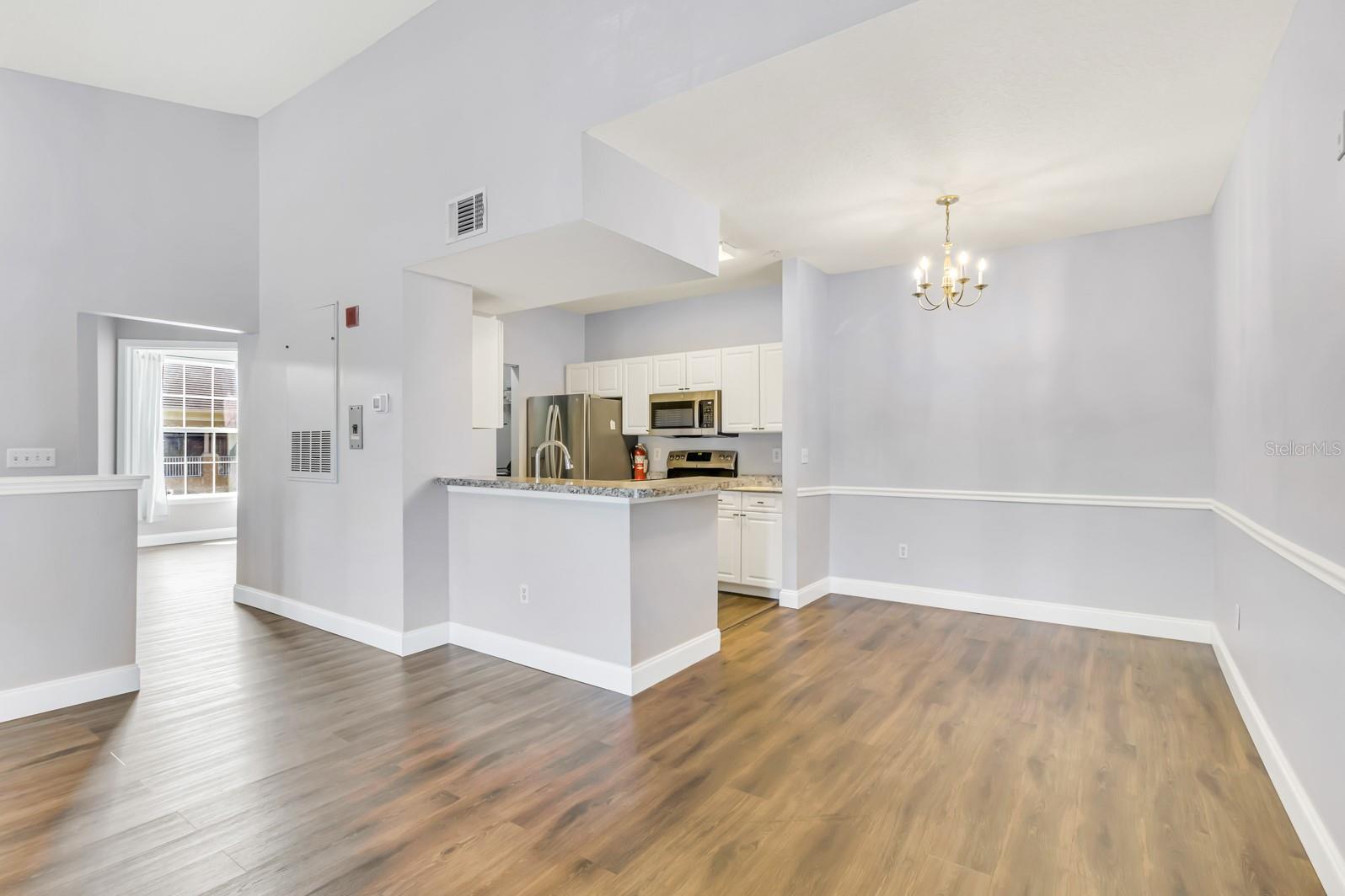 Image 20 of 59 For 14304 Fredricksburg Drive 402