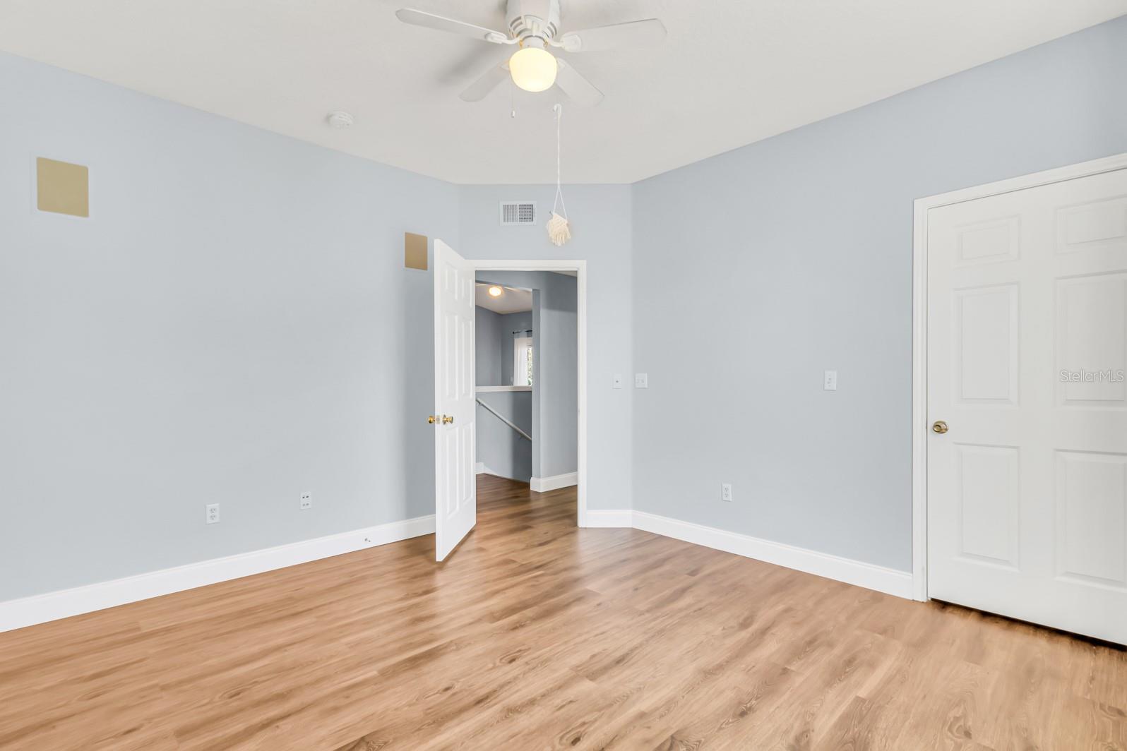 Image 27 of 59 For 14304 Fredricksburg Drive 402