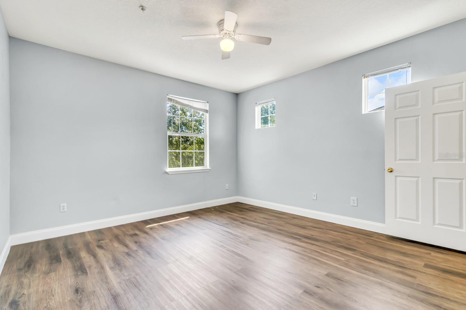 Image 31 of 59 For 14304 Fredricksburg Drive 402