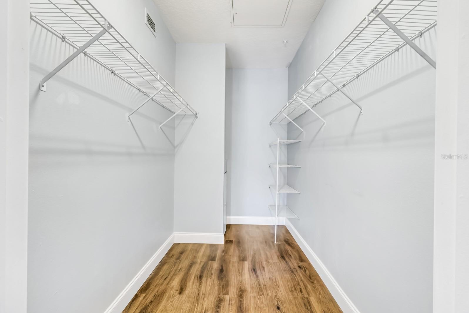 Image 33 of 59 For 14304 Fredricksburg Drive 402