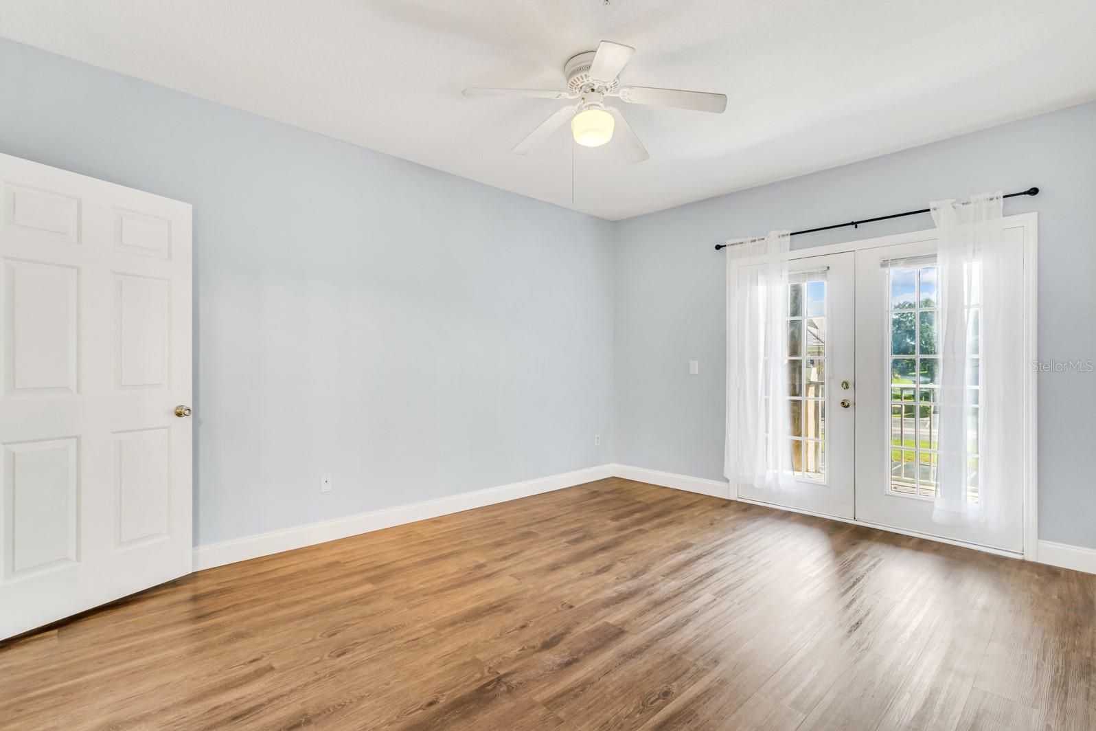 Image 35 of 59 For 14304 Fredricksburg Drive 402