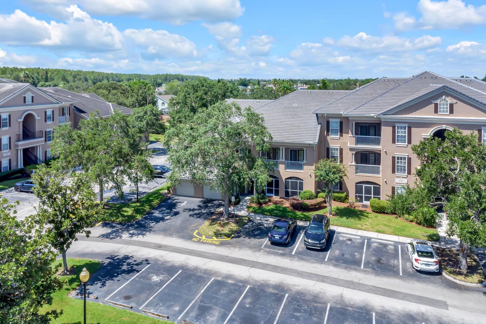 Image 40 of 59 For 14304 Fredricksburg Drive 402