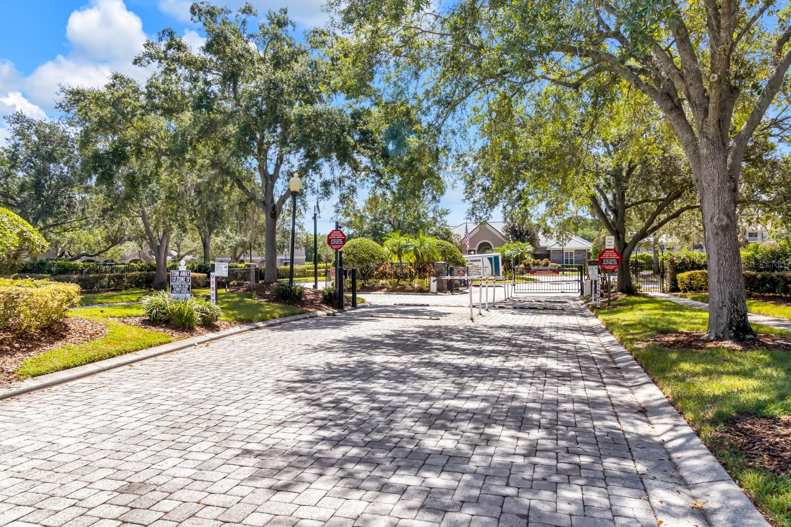 Image 41 of 59 For 14304 Fredricksburg Drive 402