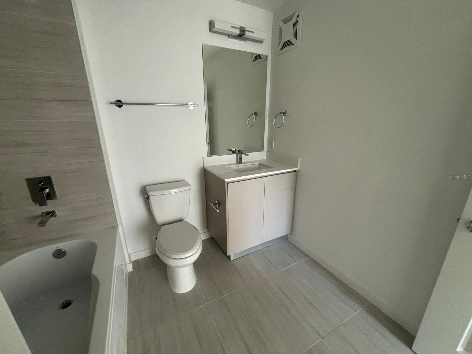 Image 10 of 17 For 5587 Millenia Park Bulevard  508