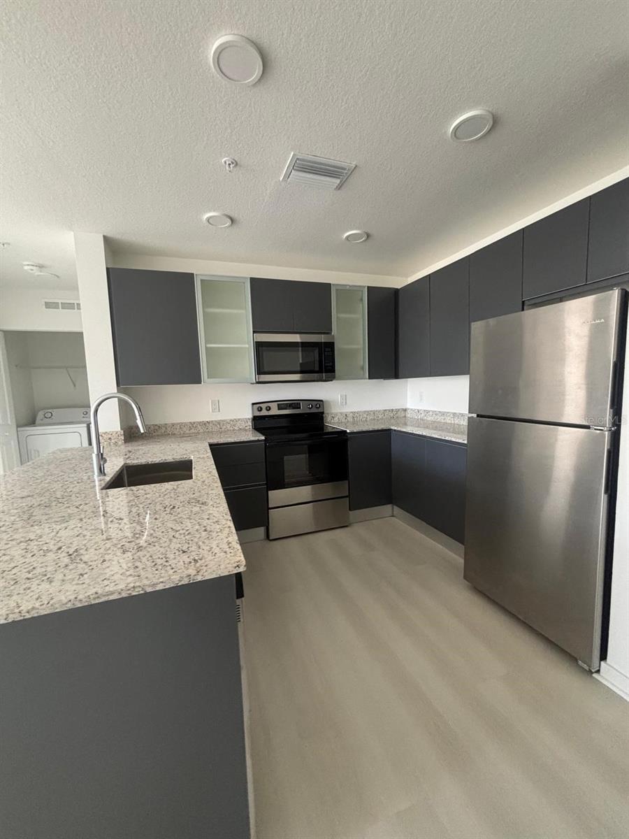 Image 4 of 17 For 5587 Millenia Park Bulevard  508