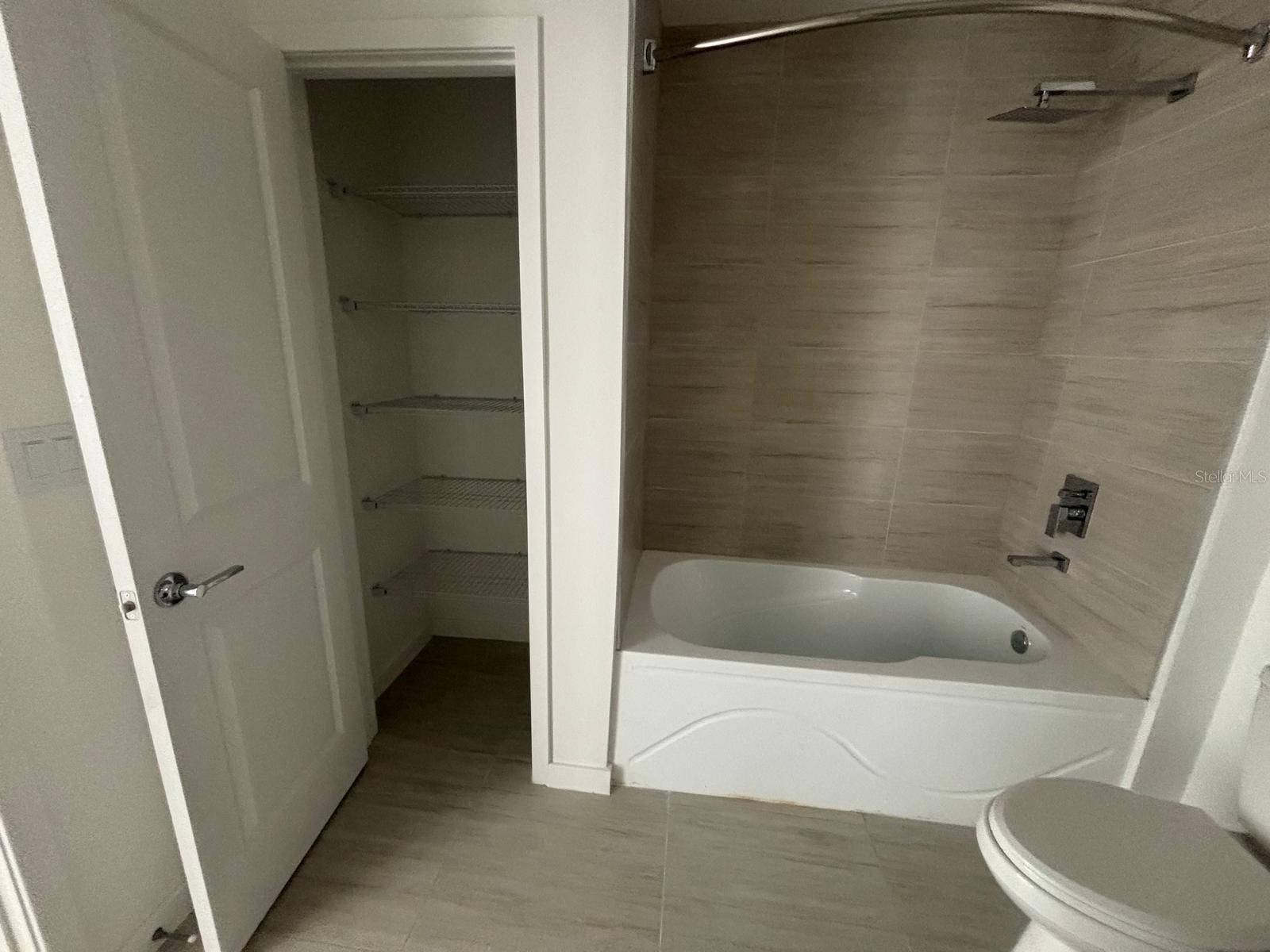 Image 9 of 17 For 5587 Millenia Park Bulevard  508