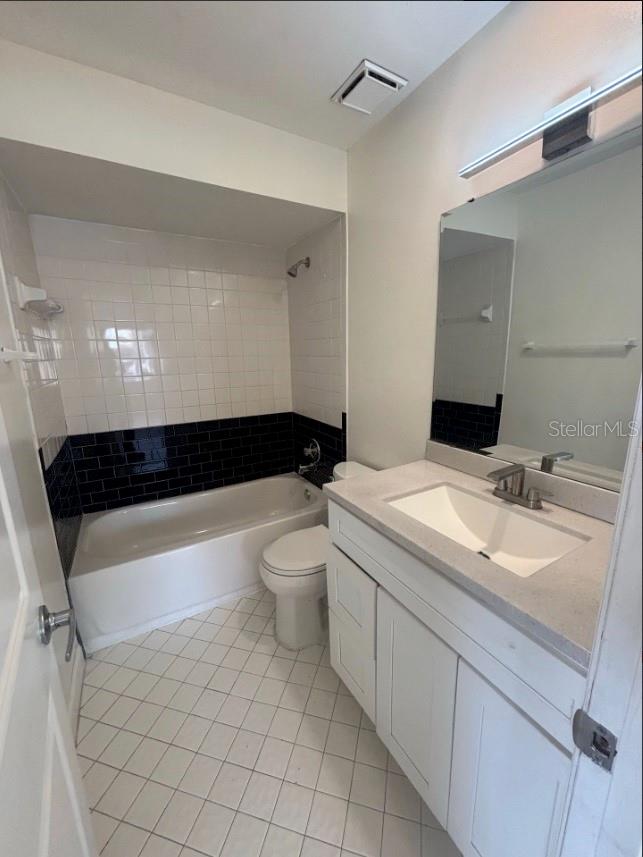 Image 17 of 19 For 5232 Via Hacienda Circle 219