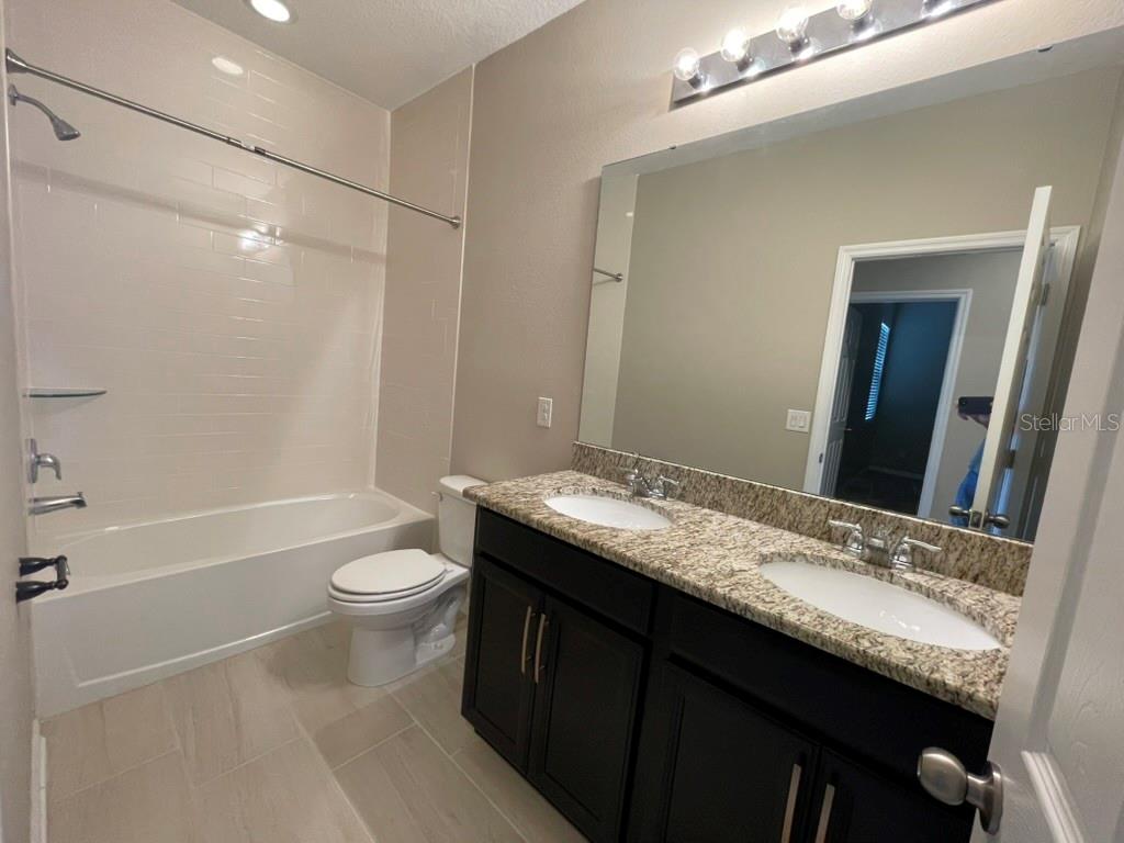 Image 11 of 34 For 15221 Sunrise Grove Court