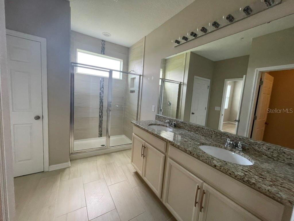 Image 12 of 34 For 15221 Sunrise Grove Court