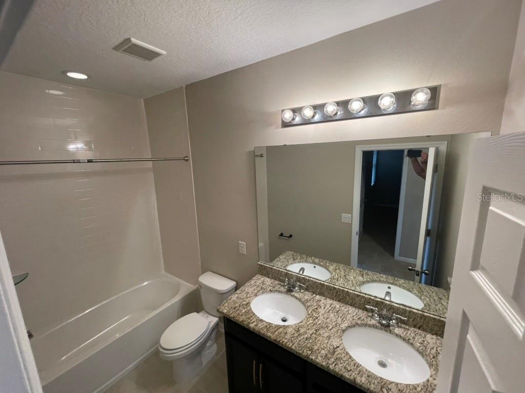 Image 19 of 34 For 15221 Sunrise Grove Court