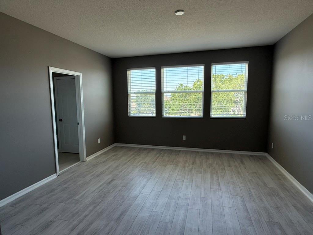 Image 22 of 34 For 15221 Sunrise Grove Court