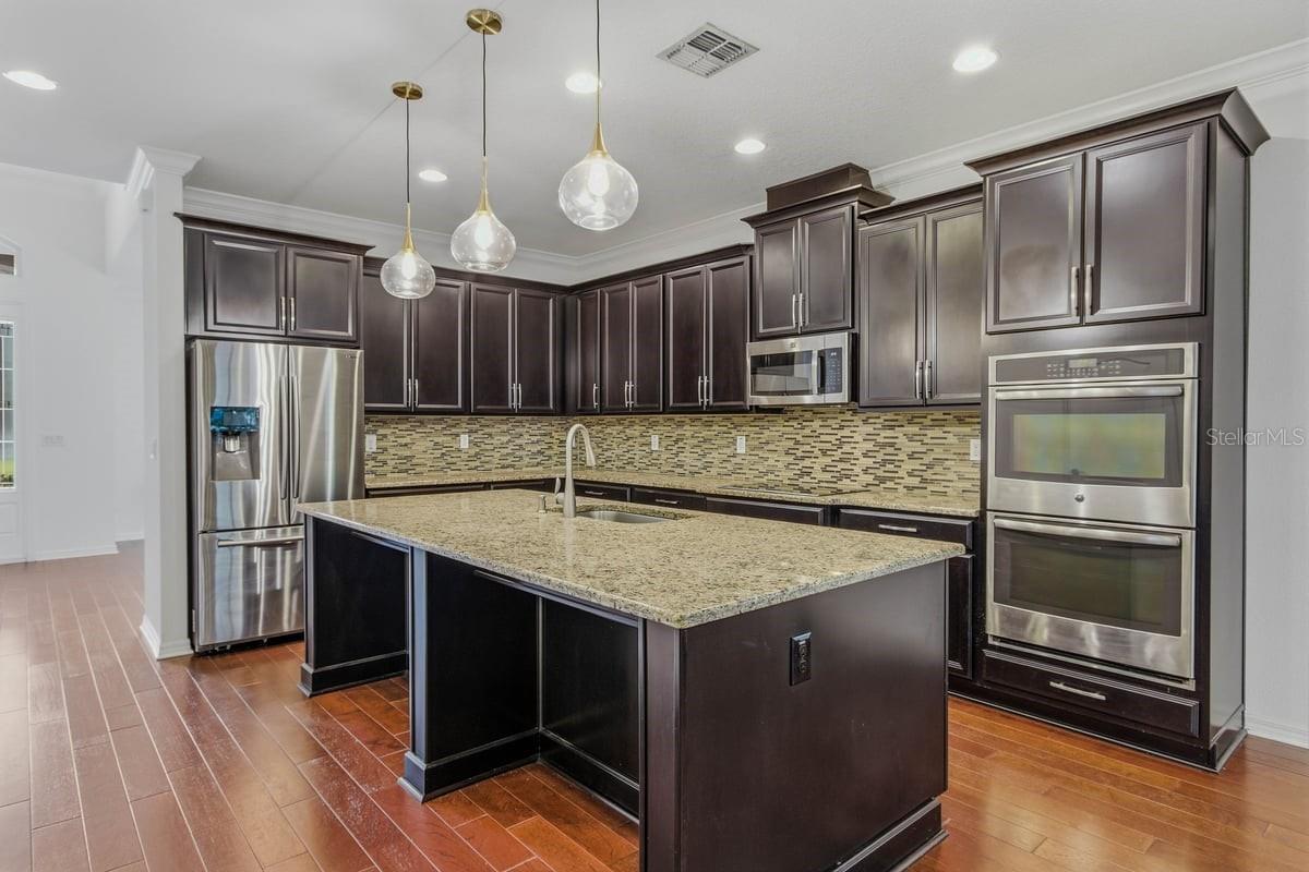 Image 12 of 40 For 2669 Peony Drive