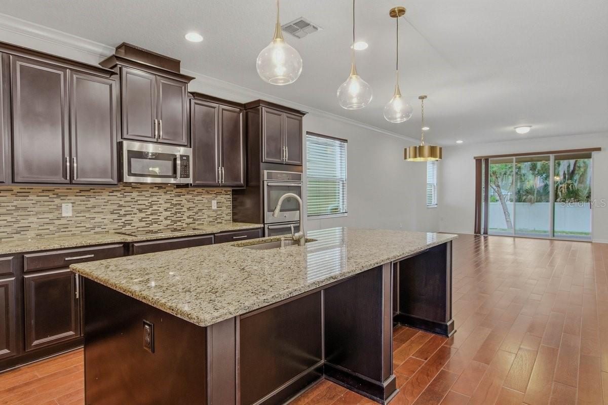 Image 13 of 40 For 2669 Peony Drive