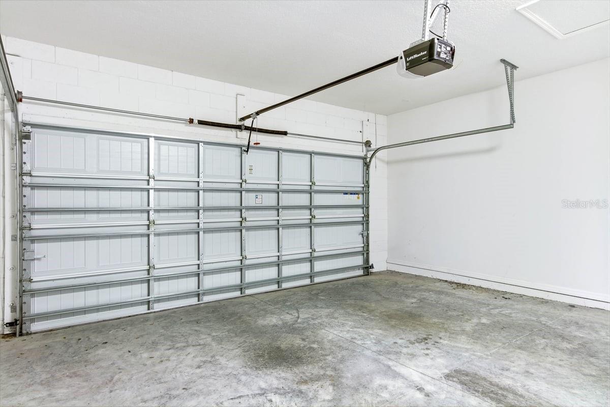 Image 36 of 40 For 2669 Peony Drive