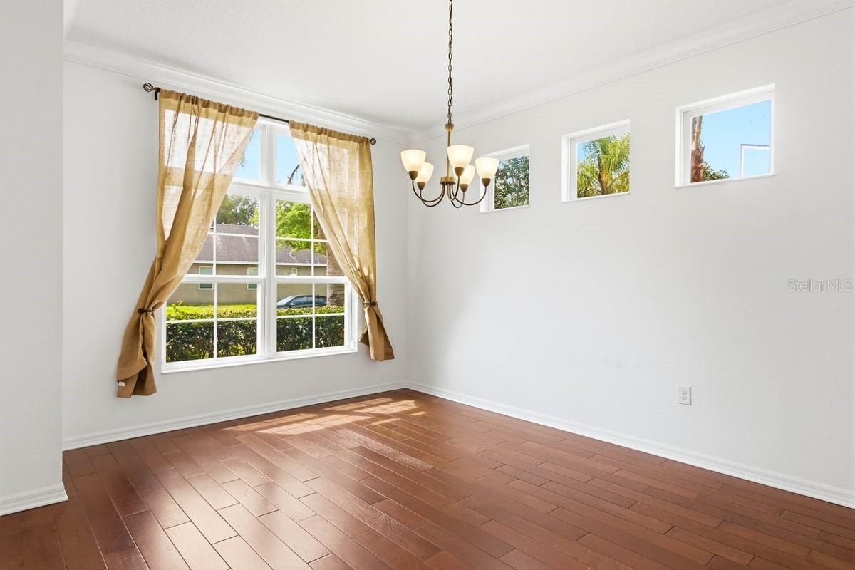 Image 7 of 40 For 2669 Peony Drive