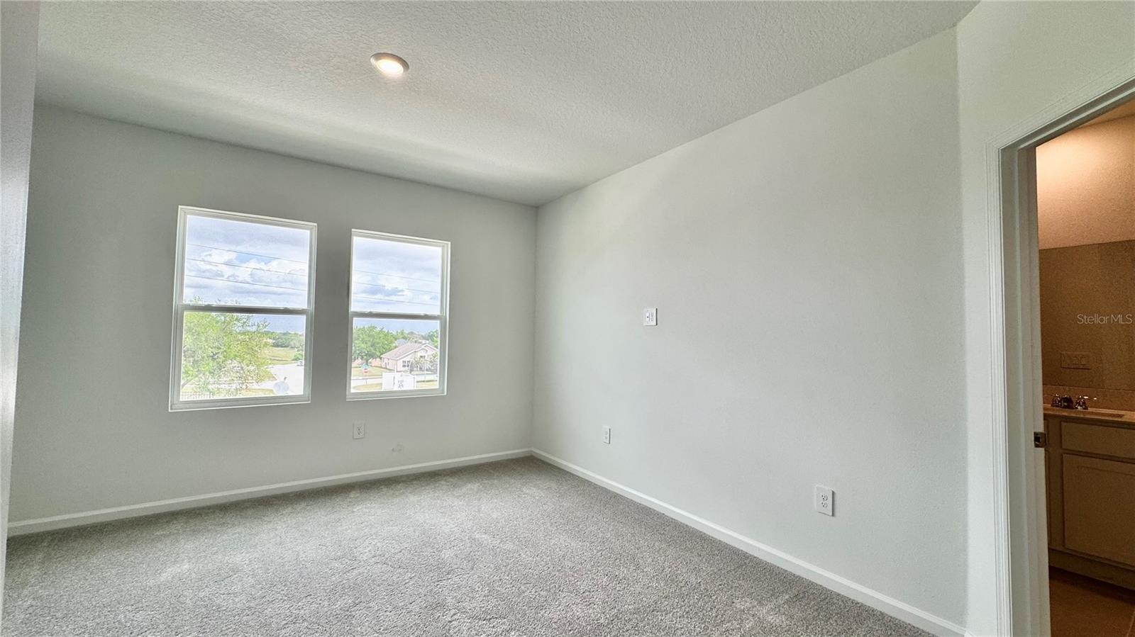 Image 12 of 28 For 325 Sol Vista Drive