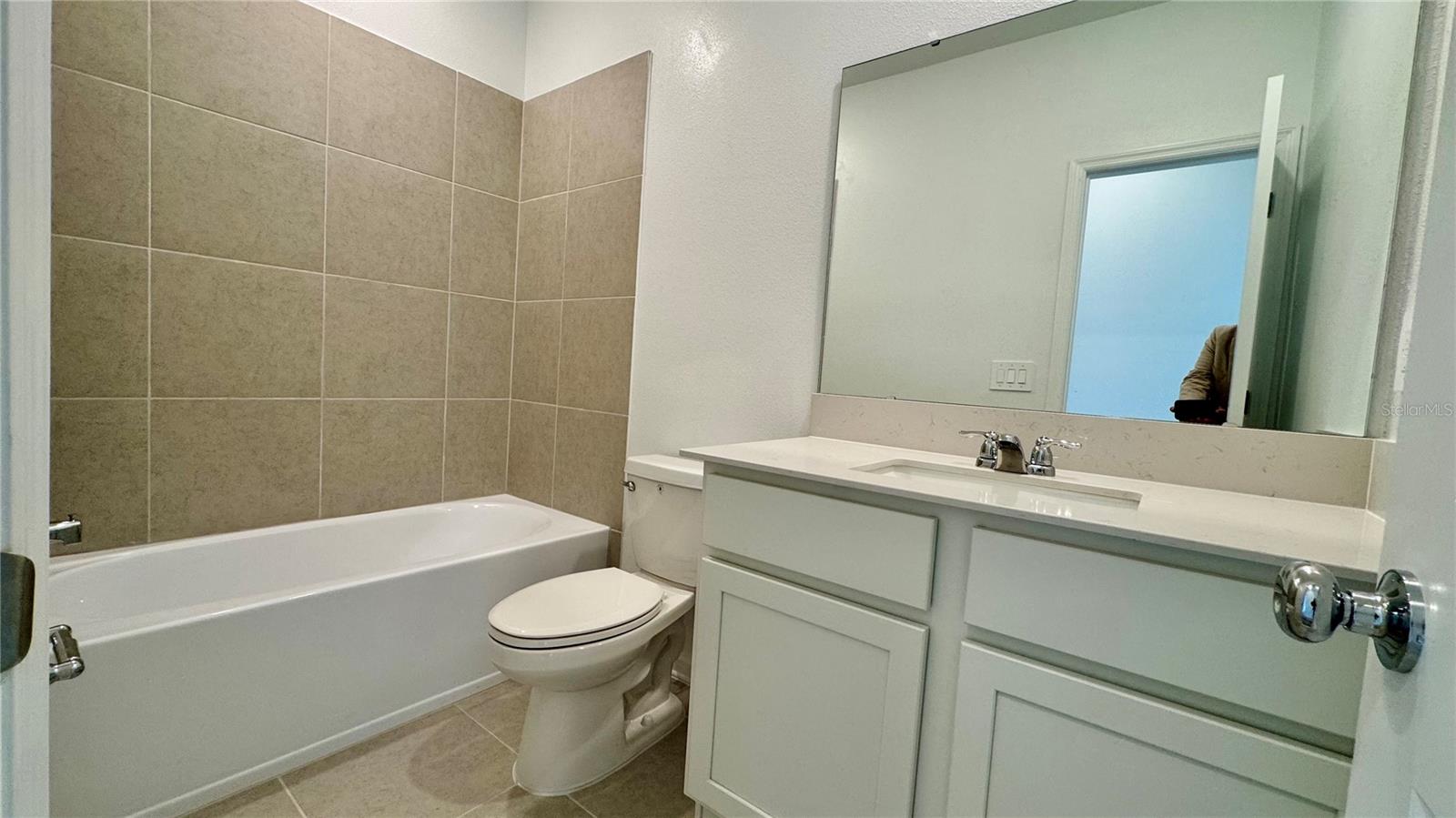 Image 22 of 28 For 325 Sol Vista Drive