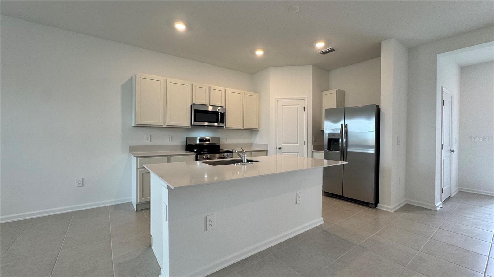 Image 4 of 28 For 325 Sol Vista Drive