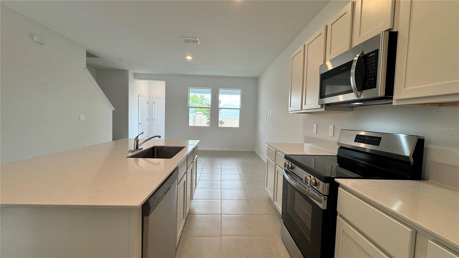 Image 6 of 28 For 325 Sol Vista Drive