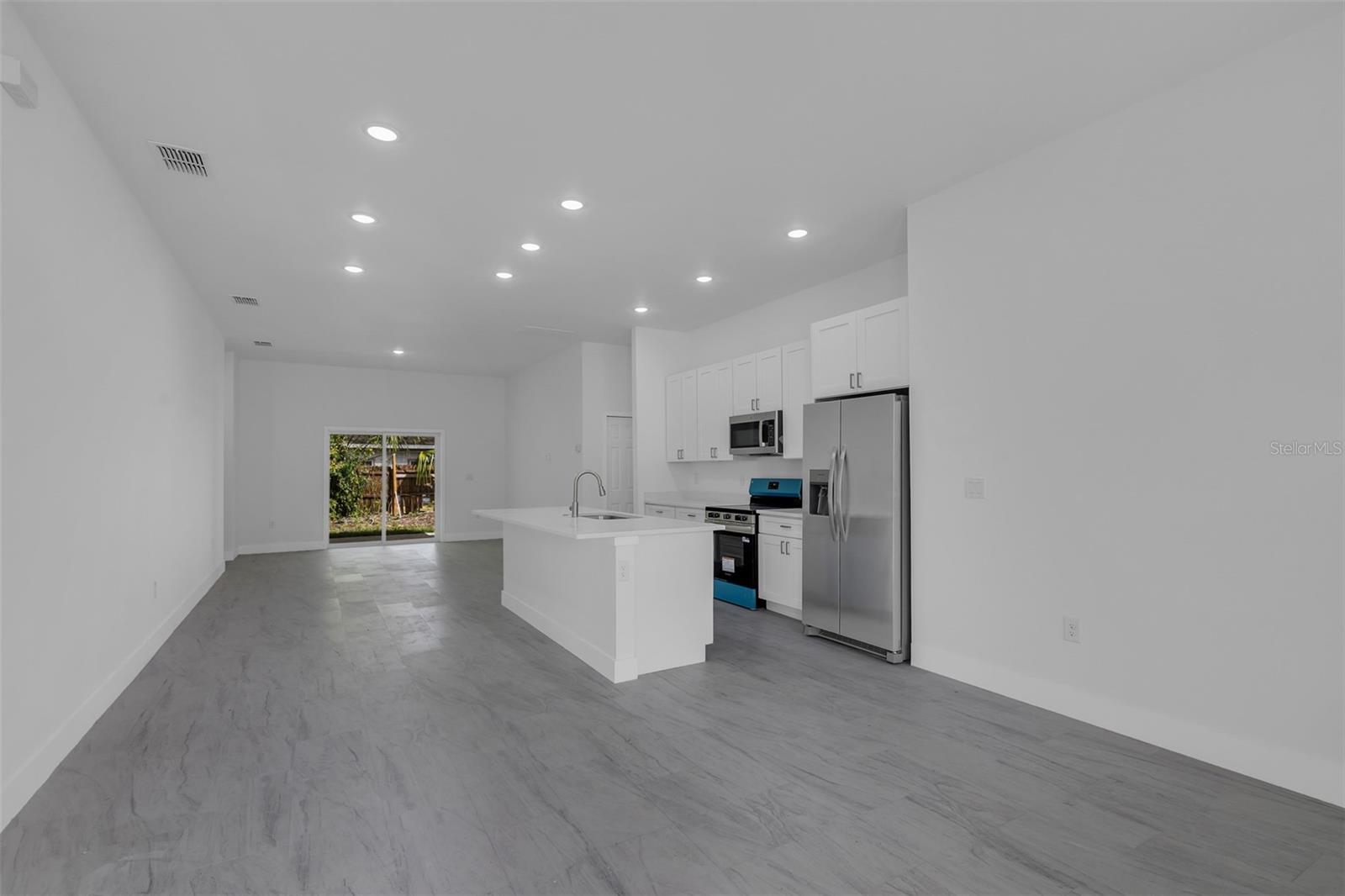 Image 3 of 7 For 1221 5th Street