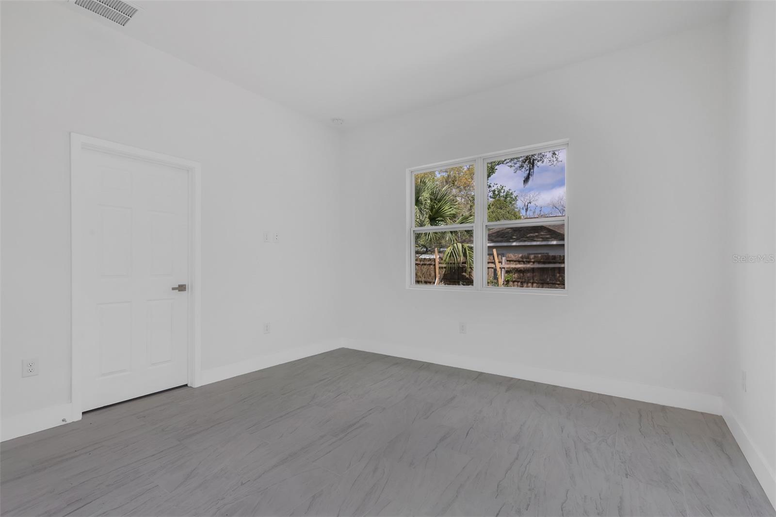 Image 5 of 7 For 1221 5th Street