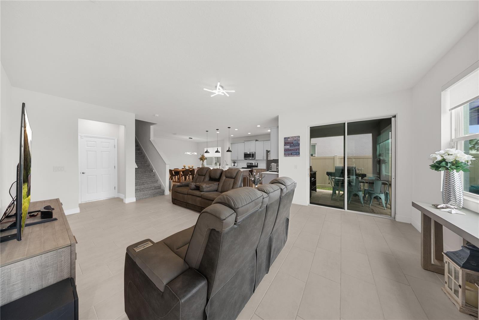 Image 32 of 80 For 14455 Crestavista Ave