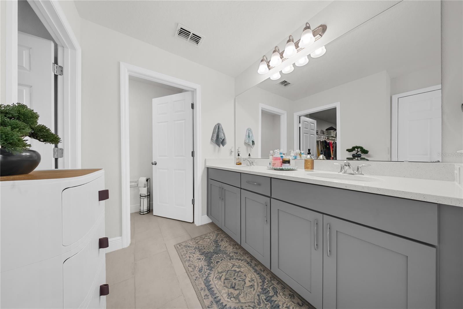 Image 71 of 80 For 14455 Crestavista Ave