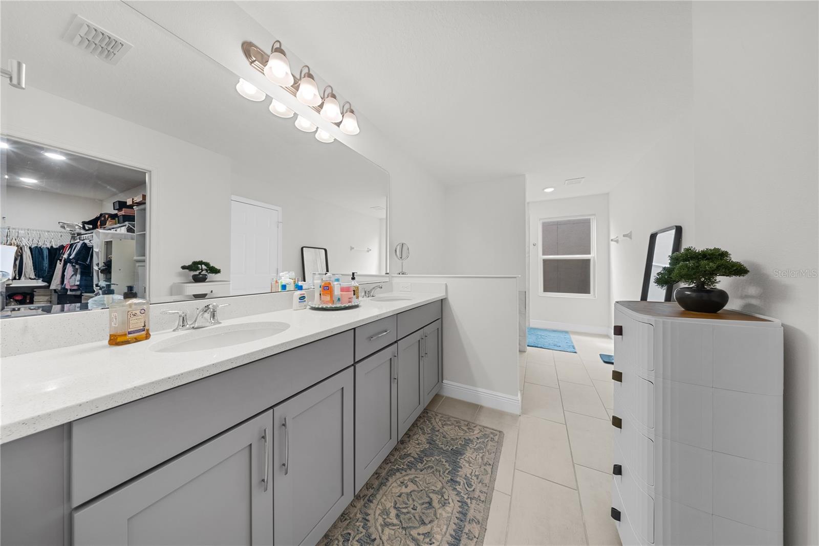 Image 72 of 80 For 14455 Crestavista Ave