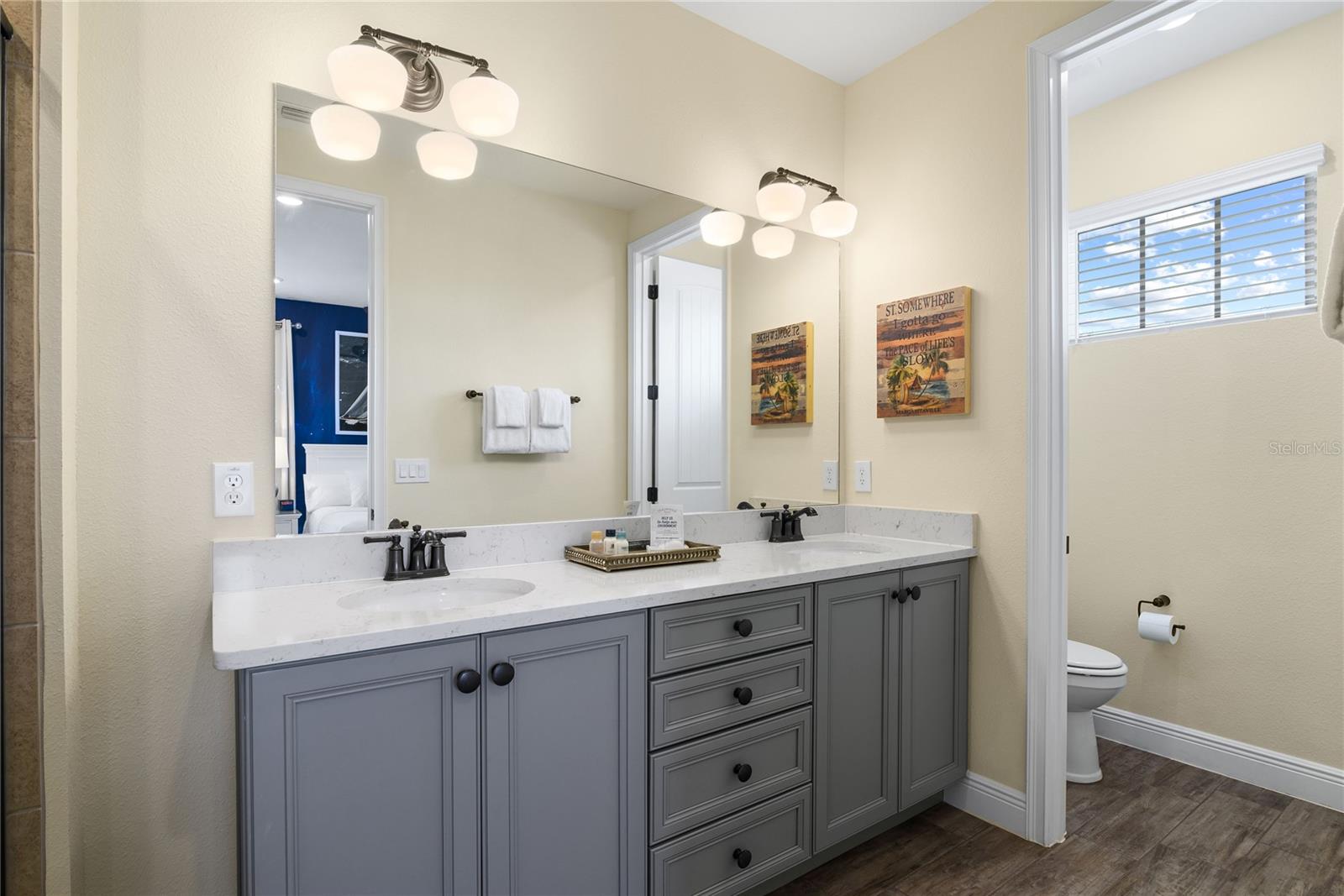 Image 49 of 77 For 8040 Lost Shaker Lane