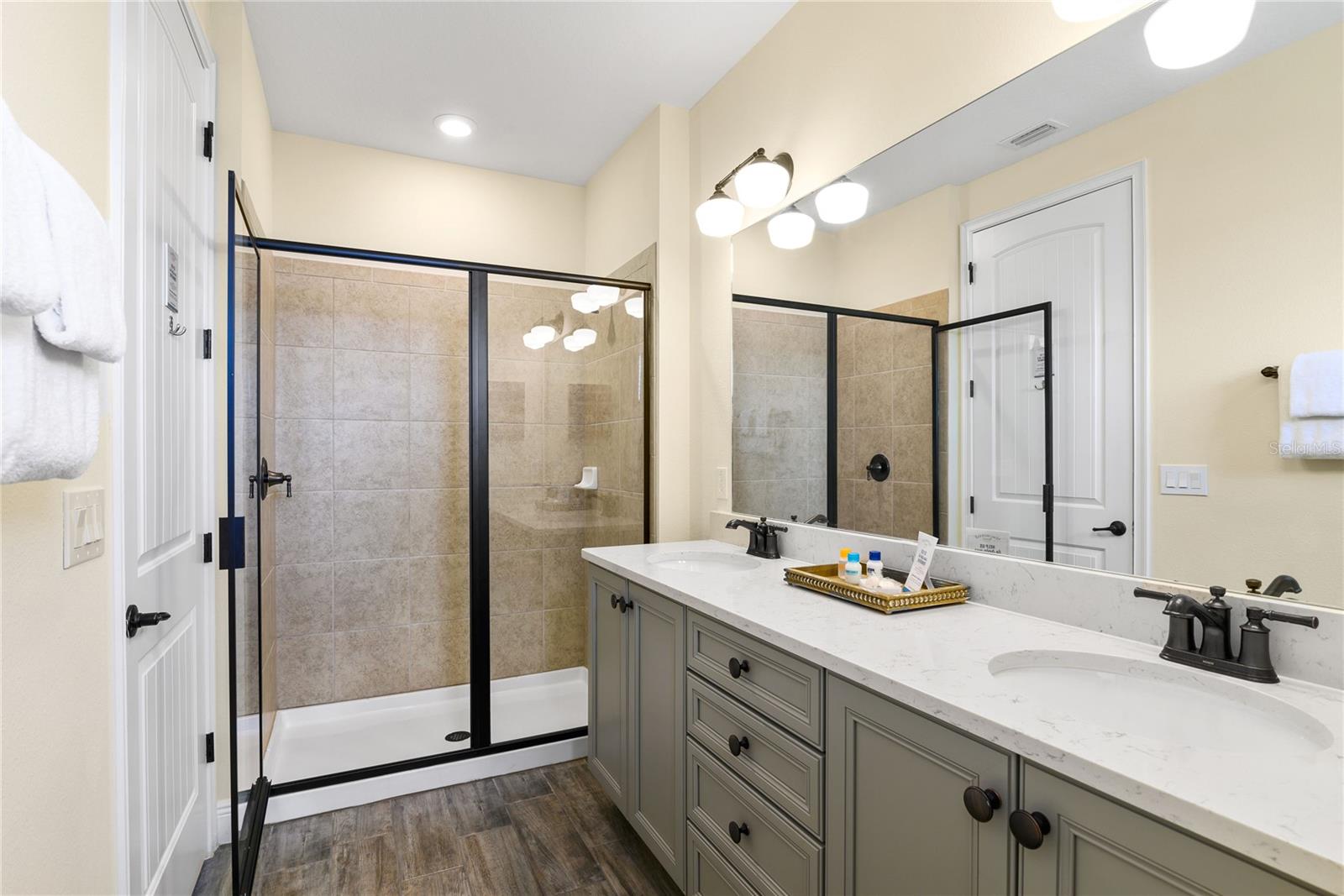 Image 50 of 77 For 8040 Lost Shaker Lane