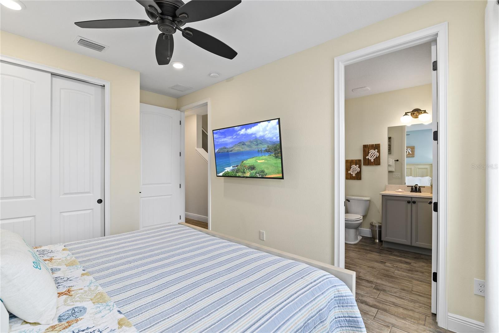 Image 59 of 77 For 8040 Lost Shaker Lane