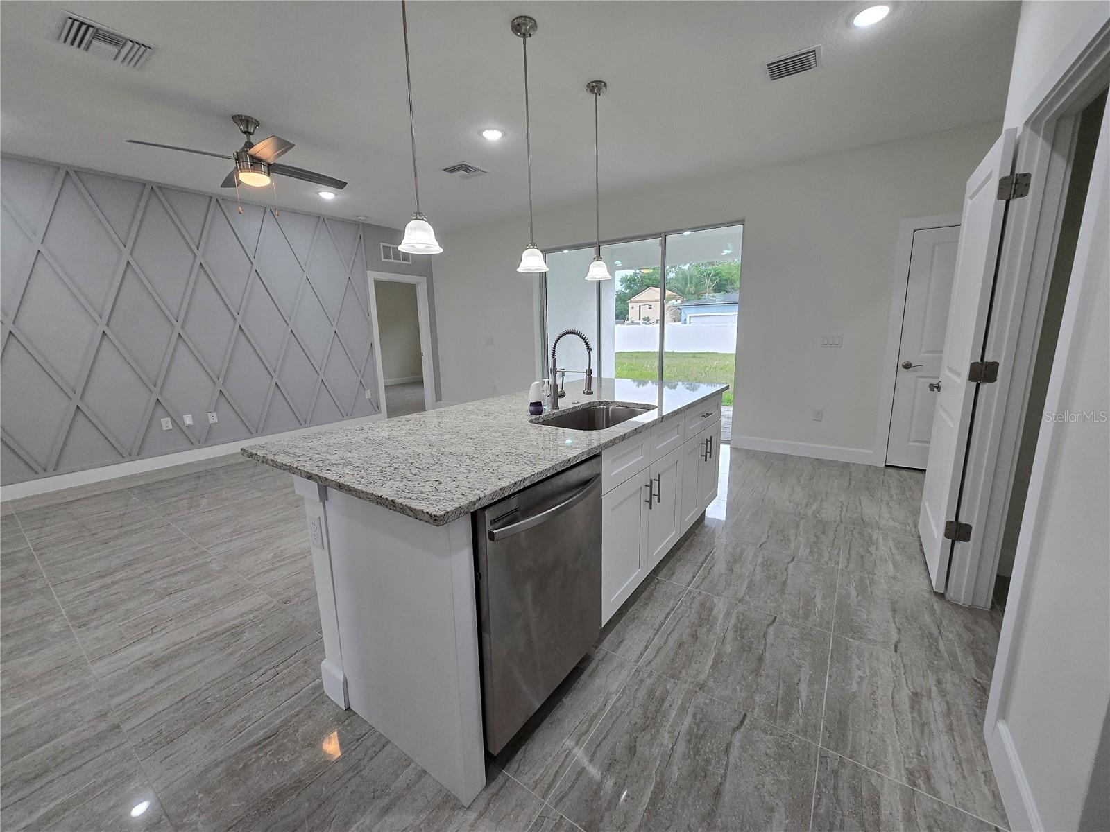 Image 11 of 45 For 890 19th Street