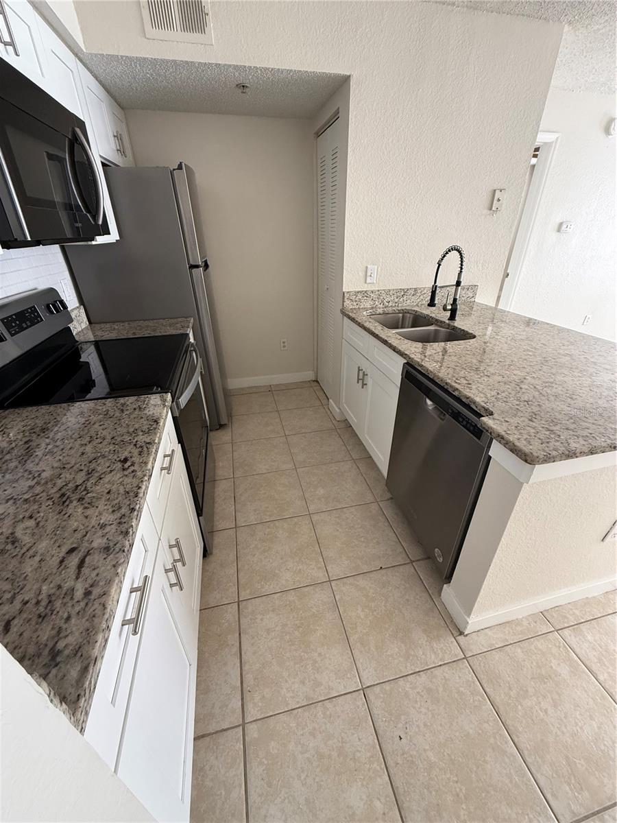 Image 15 of 58 For 2201 Key West Court 314