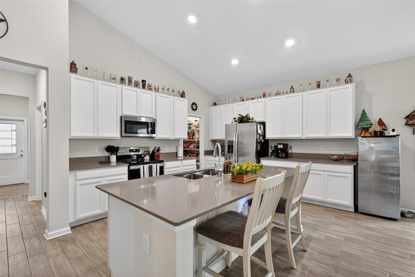 Image 11 of 41 For 4221 Holstein Street