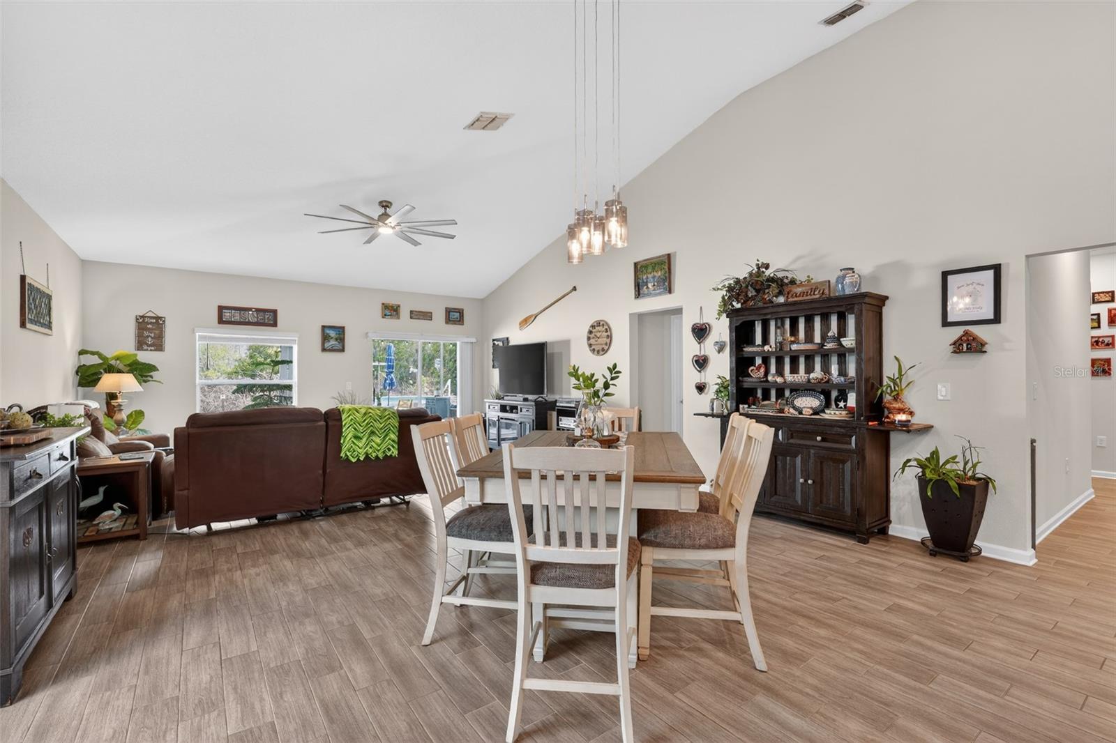 Image 15 of 41 For 4221 Holstein Street