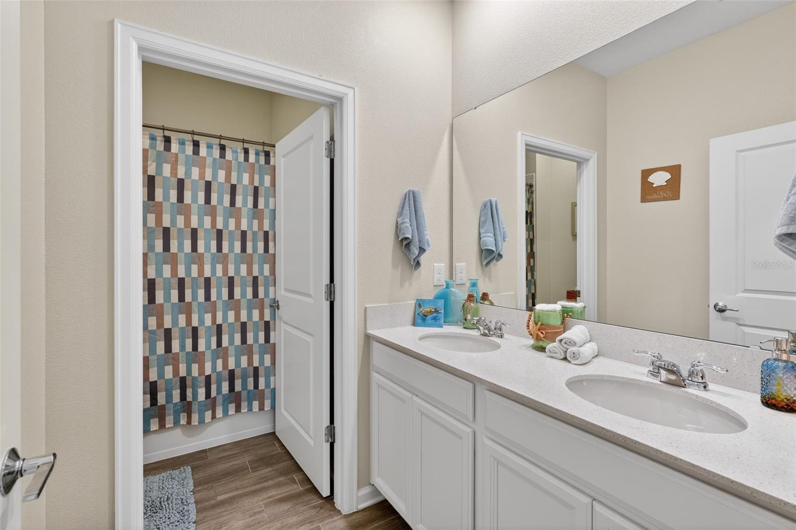 Image 27 of 41 For 4221 Holstein Street